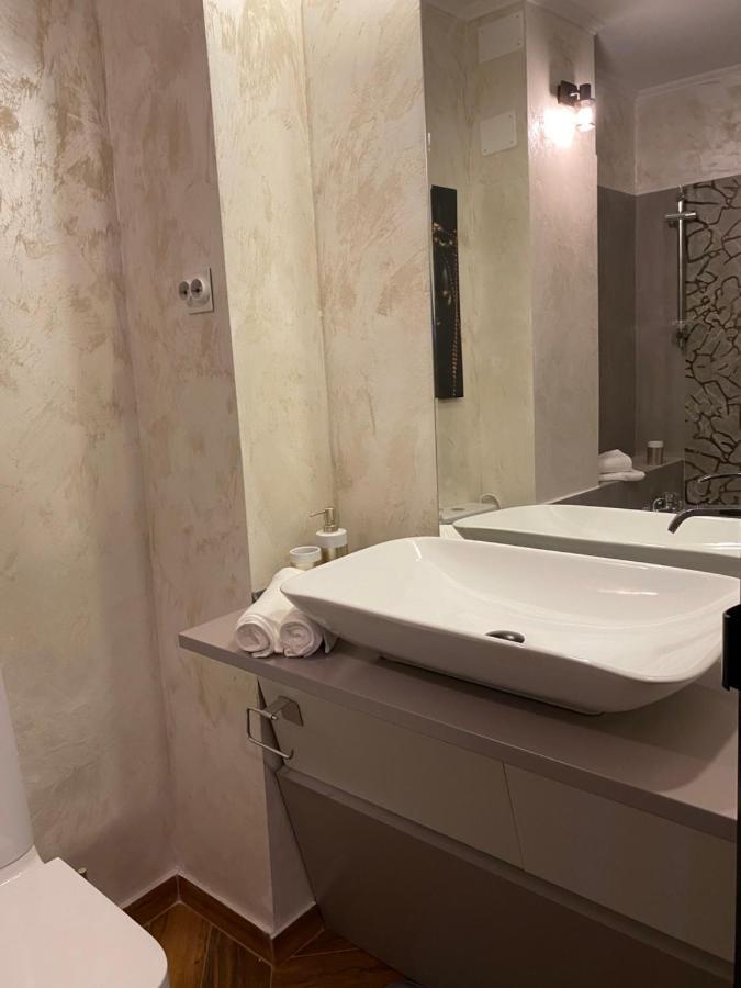 Victoriei Deluxe Suites Bukarest Exterior foto